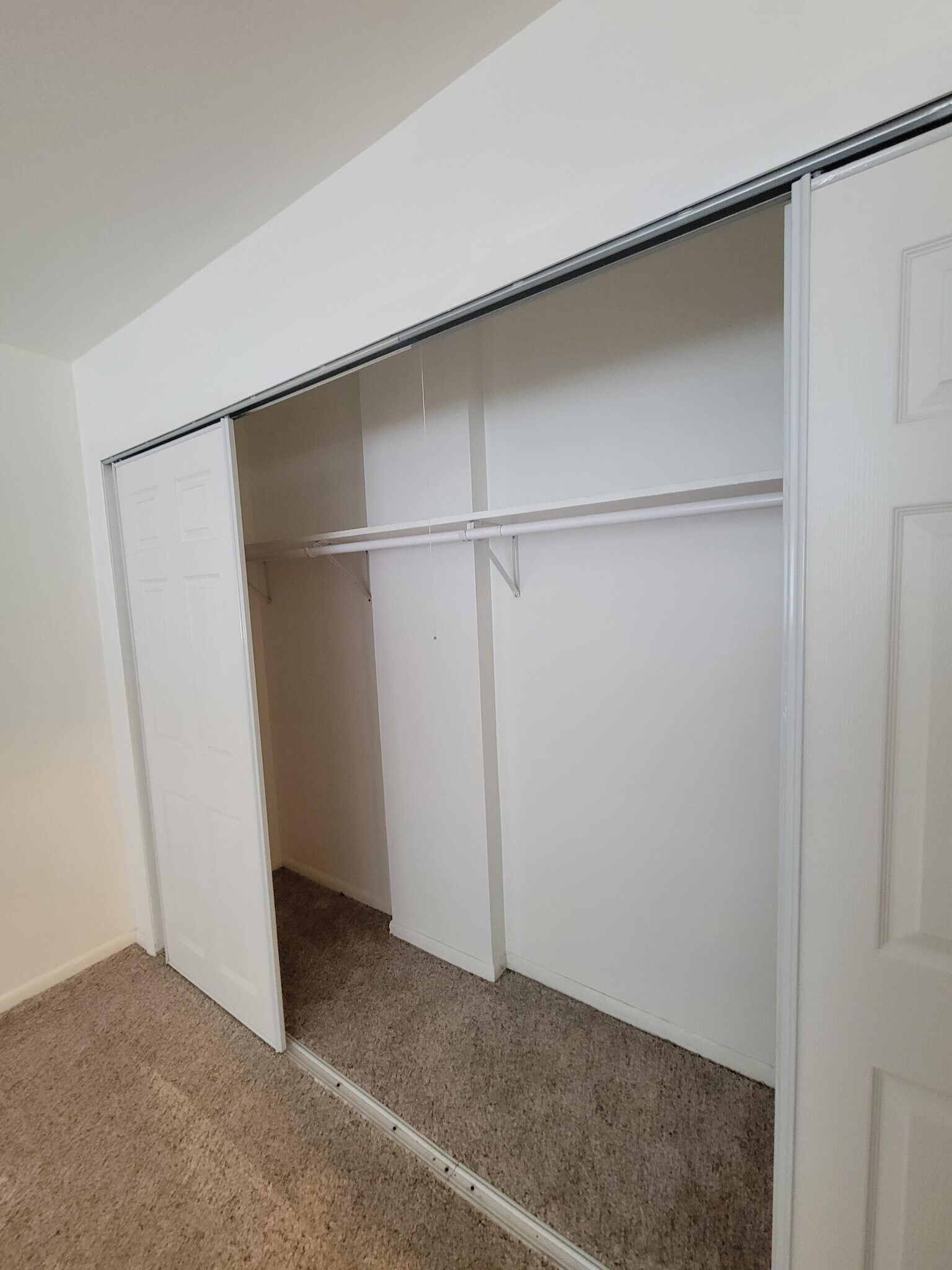 Building Photo - 2214 S Goebbert Rd