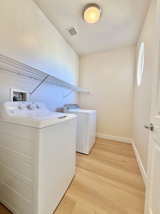 Building Photo - 315 Ladies Tee Ct