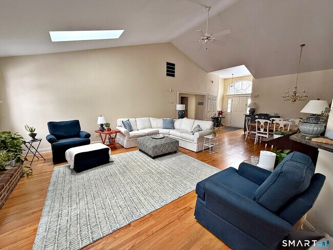 Building Photo - 490 Wolf Run