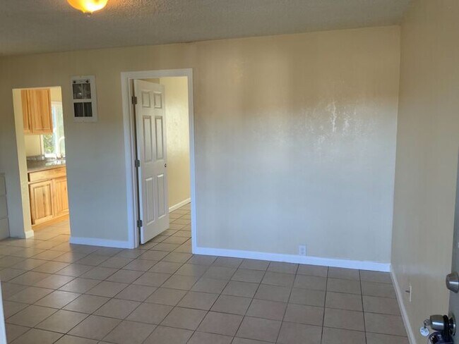 Building Photo - 407 N Washington St