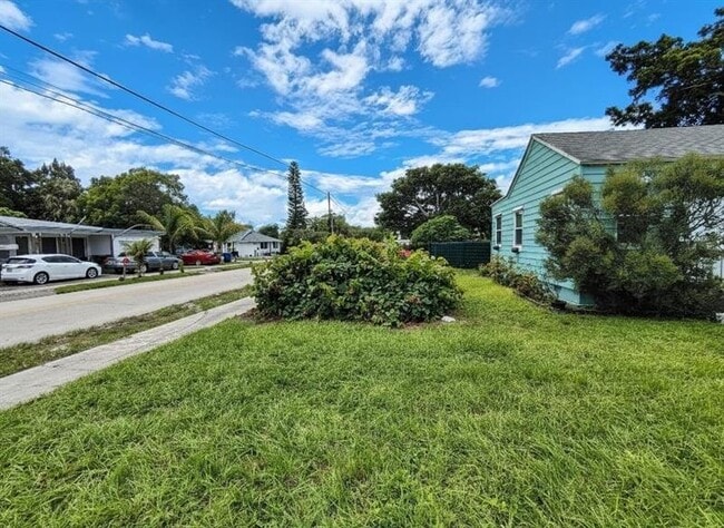 Building Photo - 430 S 26th Ave