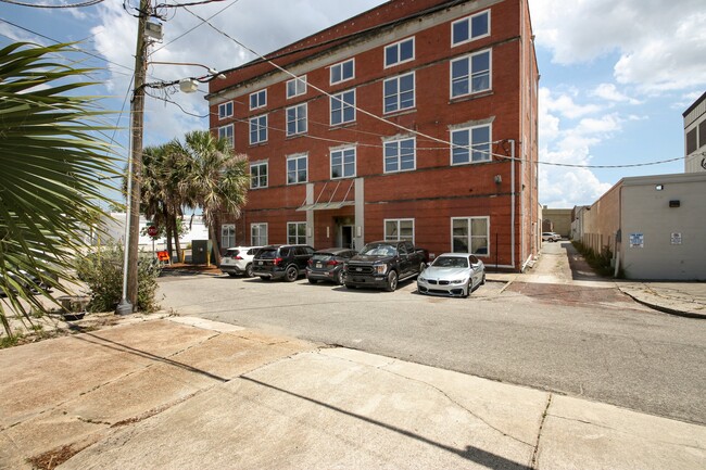Building Photo - 1050 Hendricks Ave
