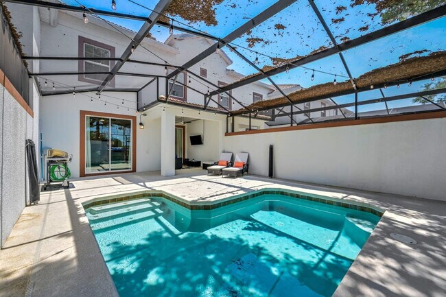 Building Photo - 5047 Windermere Ave