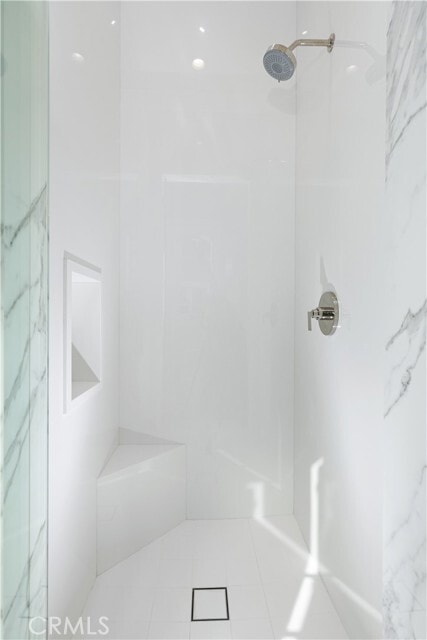 Building Photo - 708 Heliotrope Ave