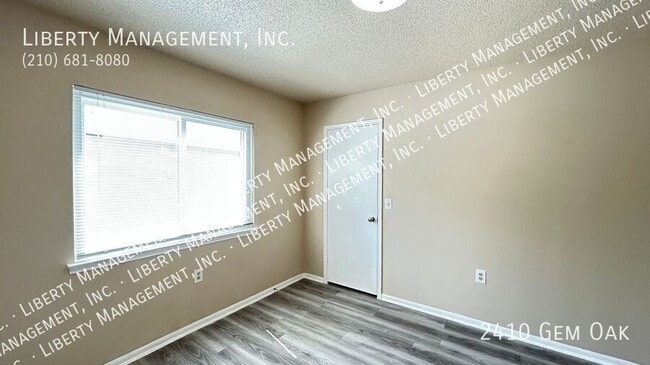Building Photo - 2410 Gem Oak