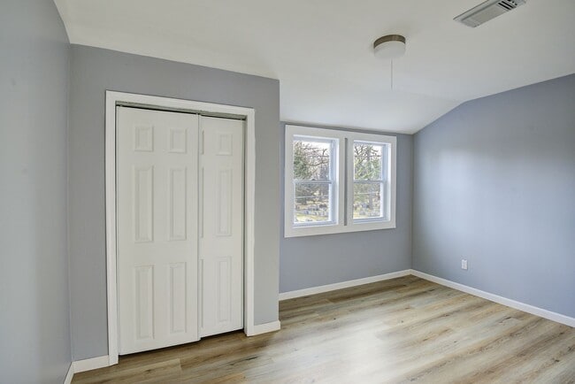 Building Photo - 903 Loney St