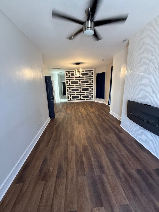 Building Photo - 6833 S Calumet Ave