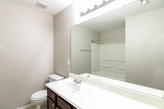 Building Photo - 439 Remington Park Ct