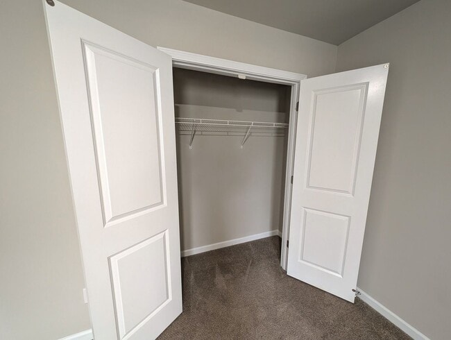 Building Photo - 4 Bedroom!  Easy Access, I-485, I-85, Airp...