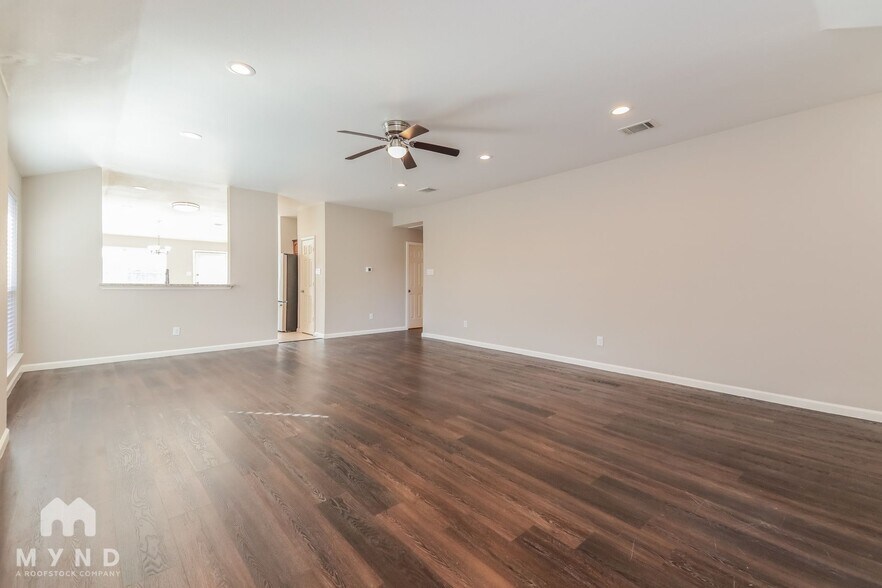 Building Photo - 729 Mahogany Dr
