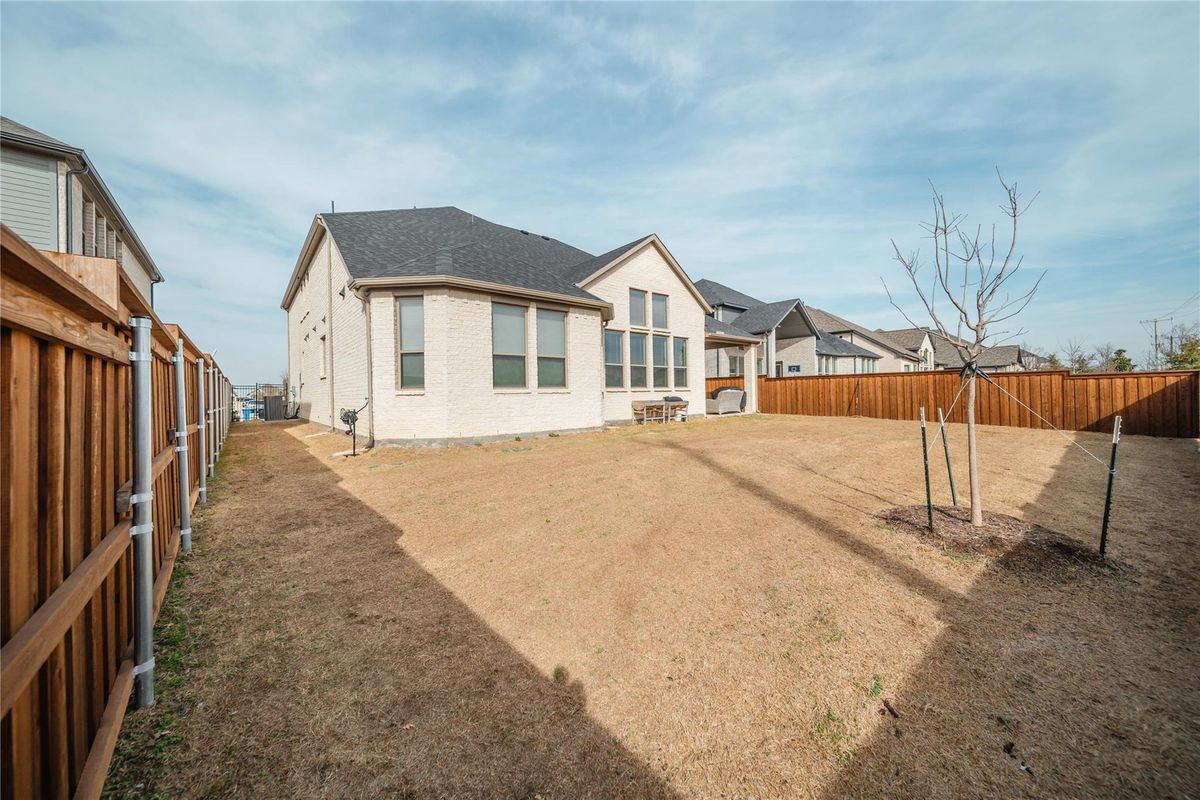 Building Photo - 15634 Tea Tree Rd