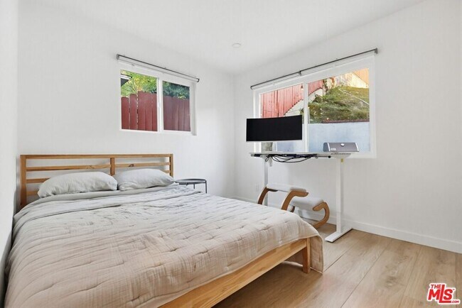 Building Photo - 3540 Division St