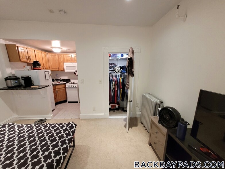 Building Photo - 379 Commonwealth Ave