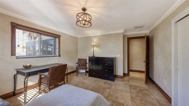 Building Photo - 4216 Plumosa Terrace