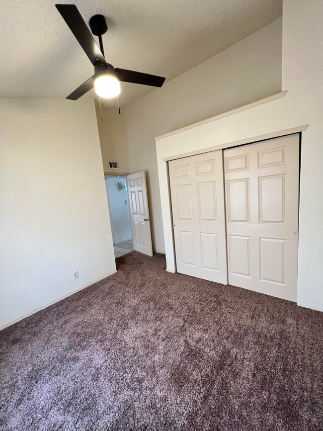 Building Photo - 12116 El Greco Cir