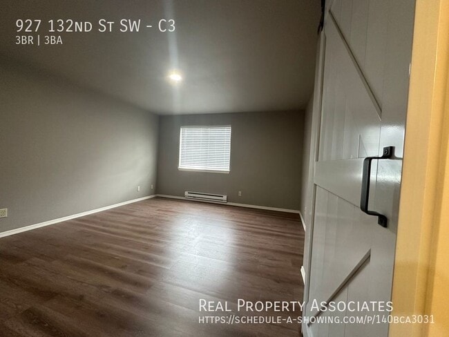 Building Photo - 927 132nd St SW