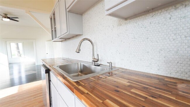 Building Photo - 15501 FM1100