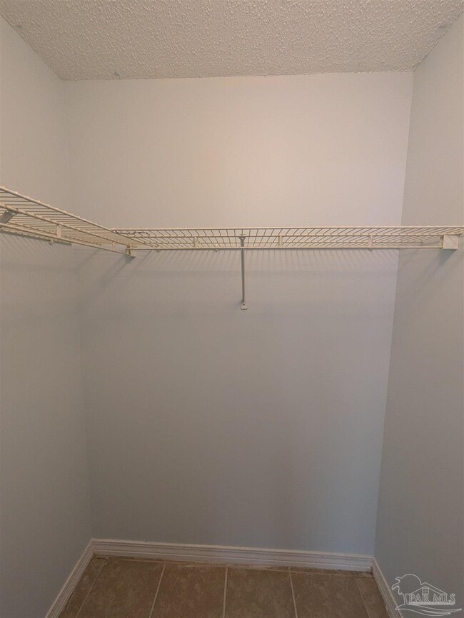 Building Photo - 3359 Green Briar Cir
