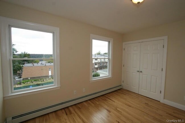 Building Photo - 385 Palisade Ave