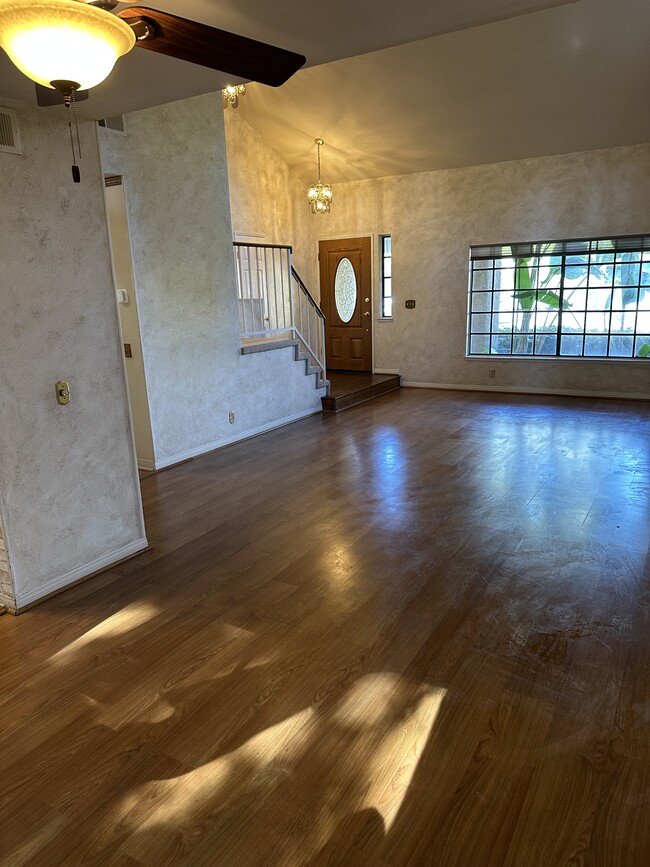 Building Photo - 1101 Heatherview Dr