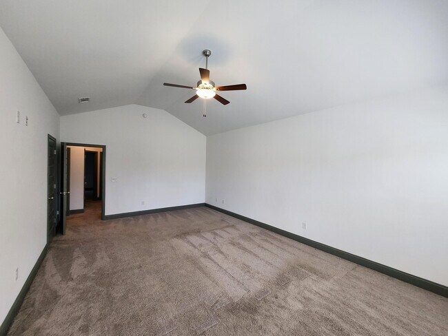 Building Photo - 5814 Whispering Pnes Wy