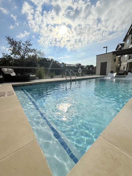 Building Photo - BARONS PARK