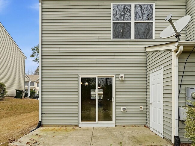 Building Photo - 8538 Quarton Dr