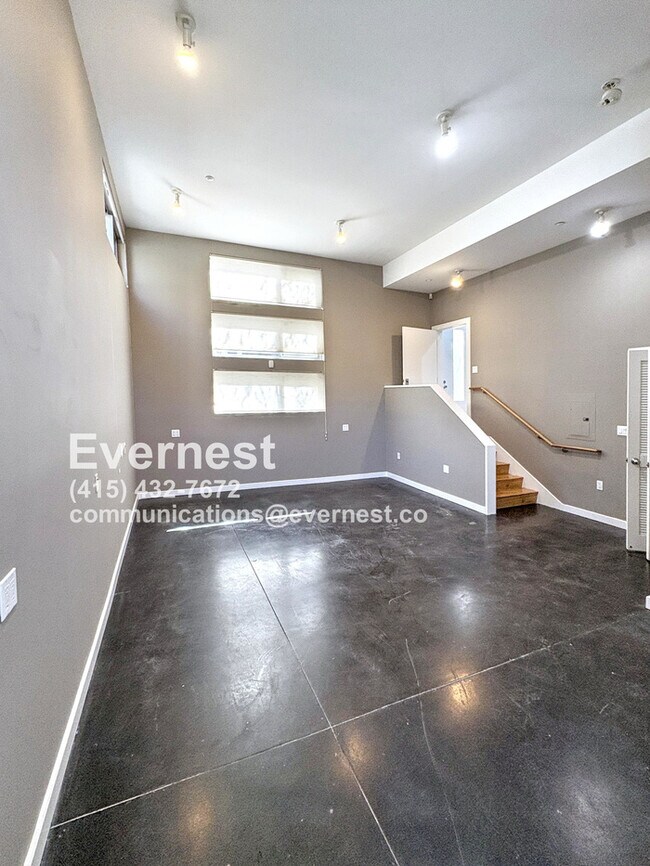Building Photo - Beautiful 2 bed 2 bath in Oakland!