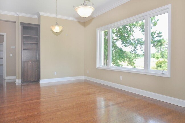 Building Photo - Coming Available!