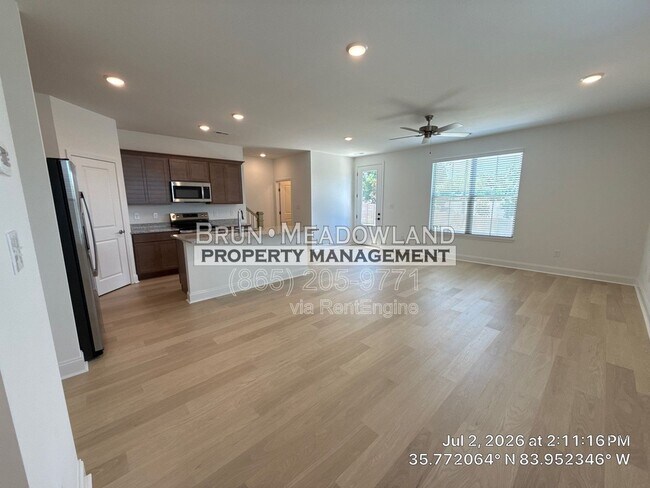 Building Photo - 1725 Bennett Vlg Dr