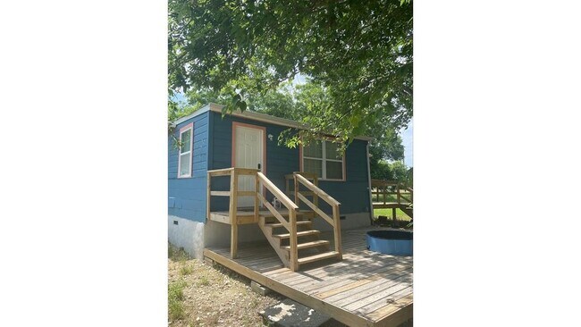 Building Photo - 2201 Cr 320