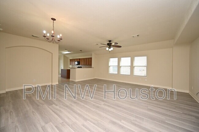 Building Photo - 1506 York Creek Dr