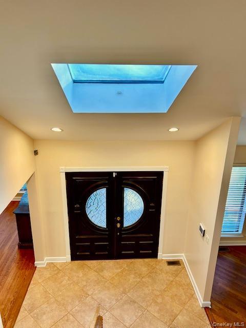 Building Photo - 5 Carman Ct