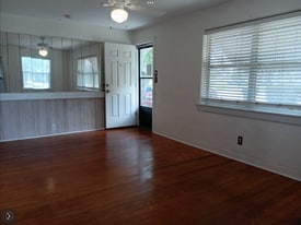 Building Photo - 141 White St