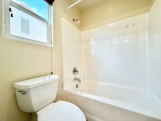 Building Photo - 29998 Couples Ave