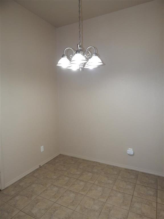 Building Photo - 3621 Vanguard Dr