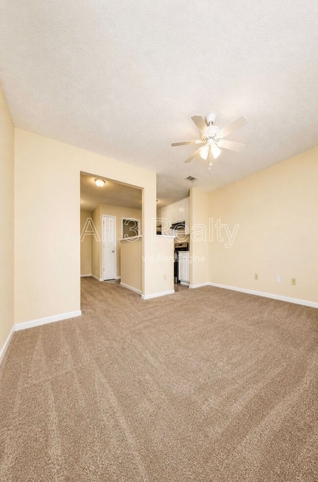 Building Photo - 823 Tramore Dr