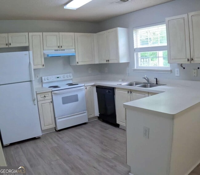 Building Photo - 255 Turnstone Rd