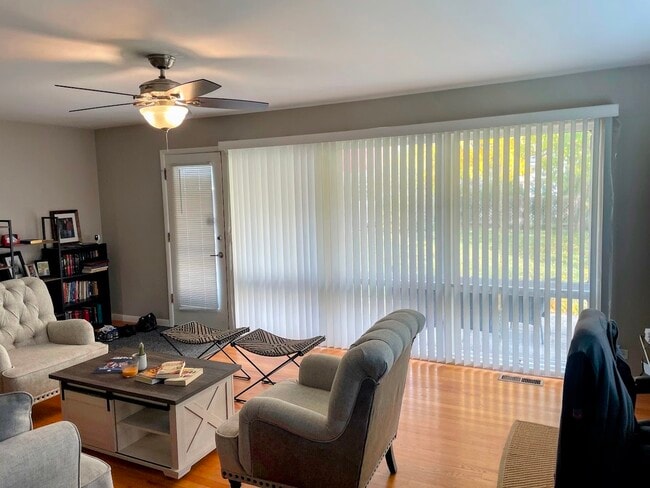 Building Photo - 543 S 7th St