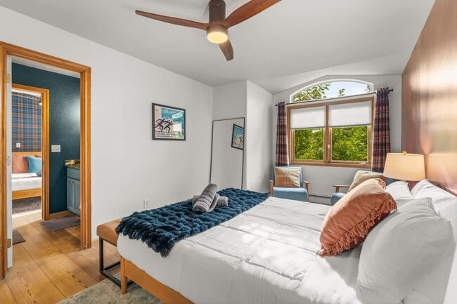 Building Photo - 7208 Secrest Ct