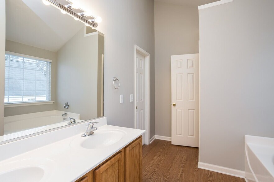 Building Photo - 1613 Brown Owl Dr