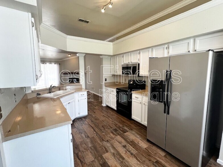 Building Photo - 4434 Cobblefield Cir W
