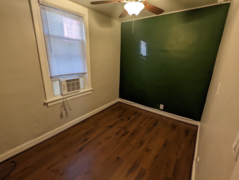 Bedroom 2 - 2835 S Harvey Ave