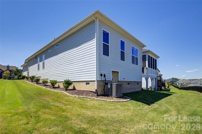 Building Photo - 82132 Standing Oak Dr