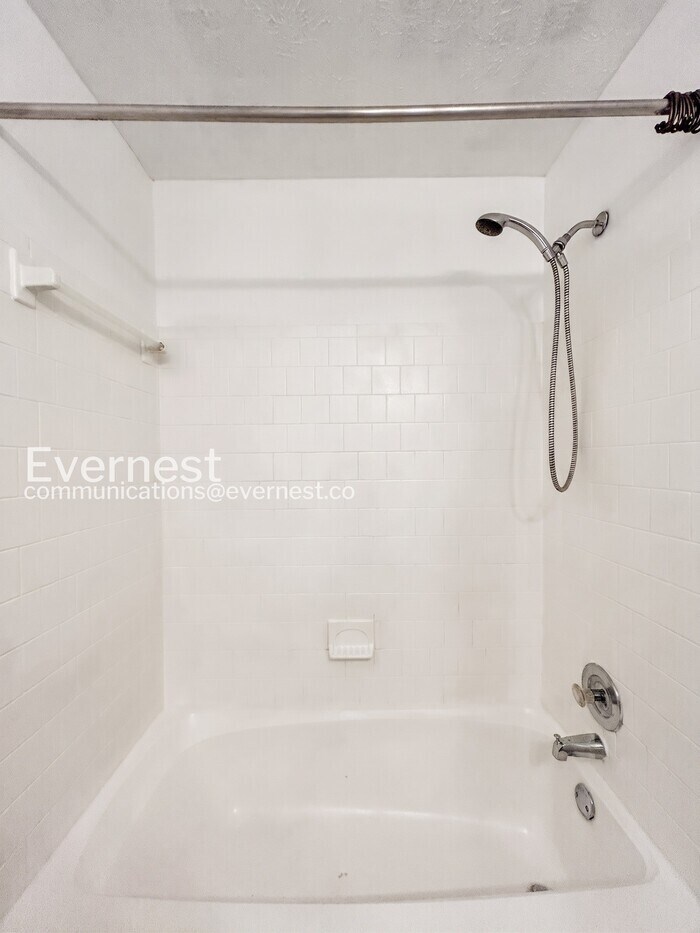 Building Photo - 9351 Kempton Manor Ct