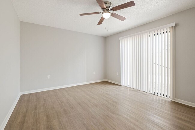 Building Photo - 203 Cougar Ridge