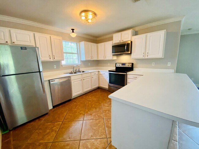 Building Photo - 427 Seacrest Dr