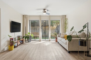 Building Photo - 3815 3rd Ave