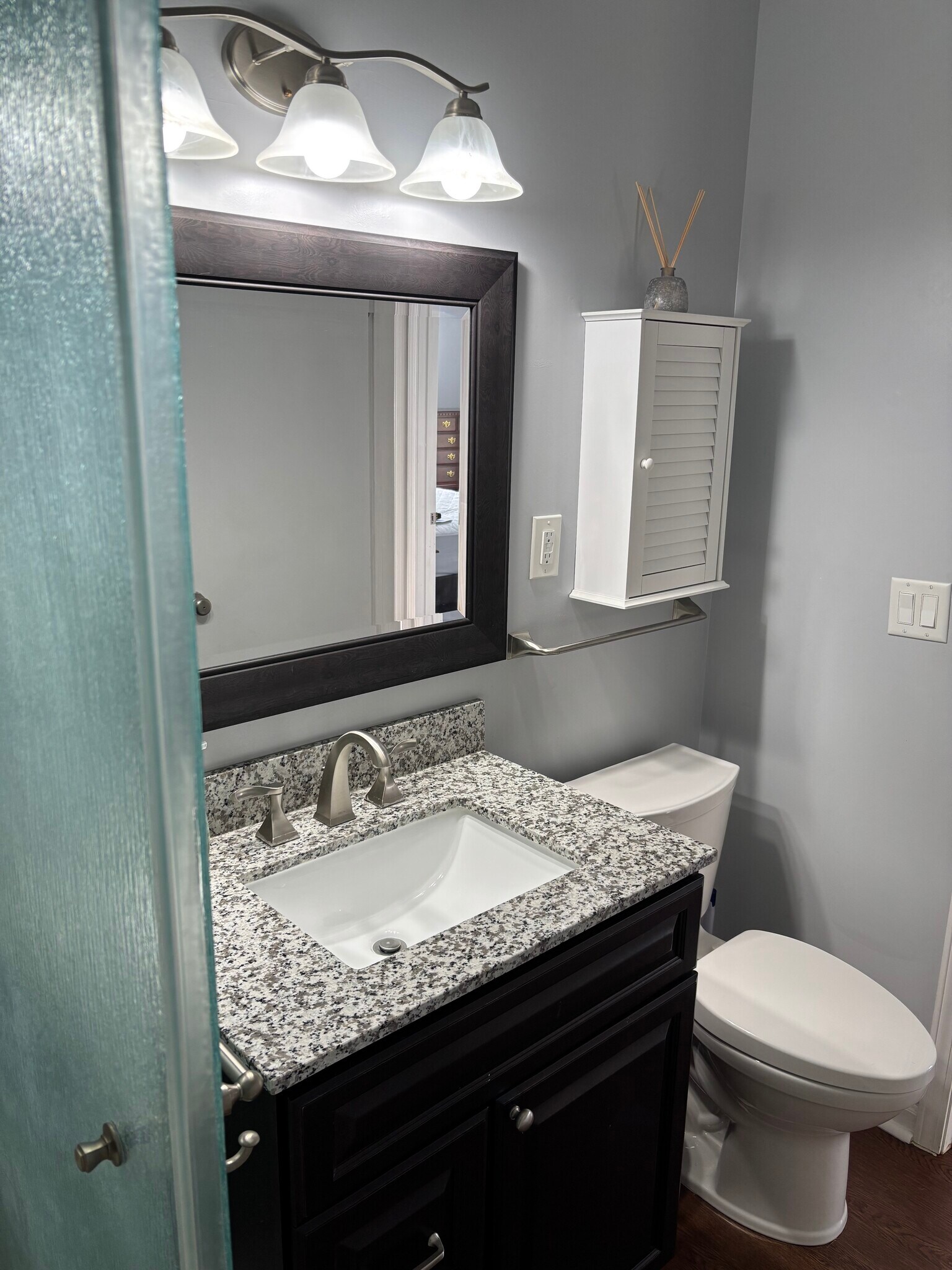 2nd full bath - 22 Williamsburg Cir