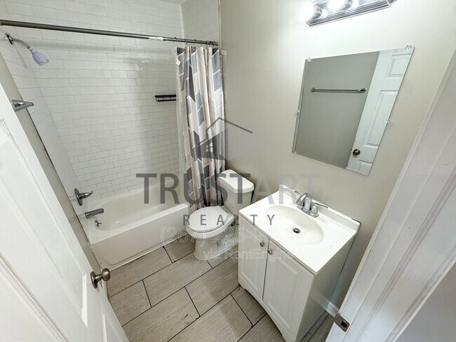 Building Photo - 5448 Springfield Ave